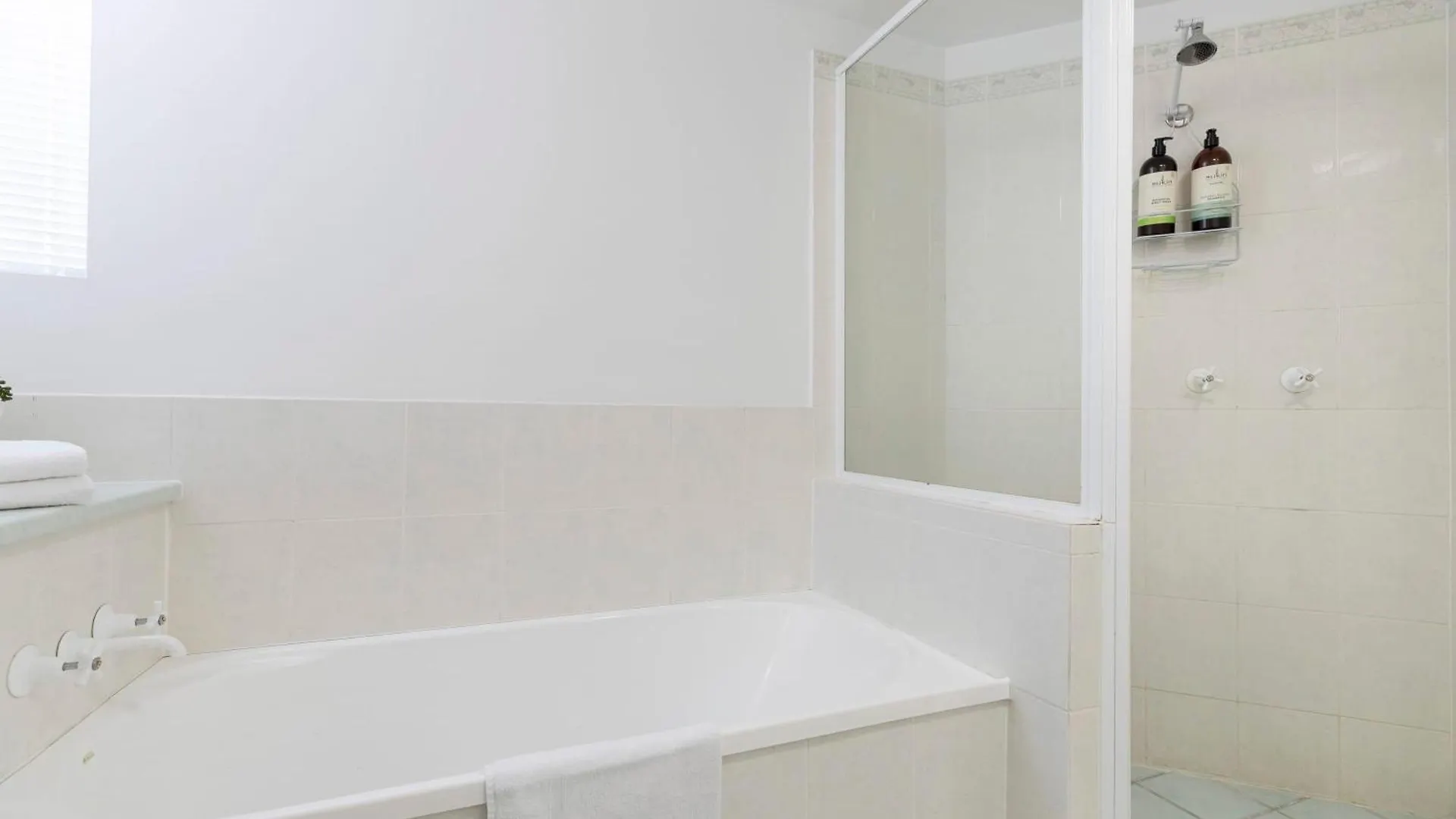 Apartment Surfside At Buddina With Direct Beach Access