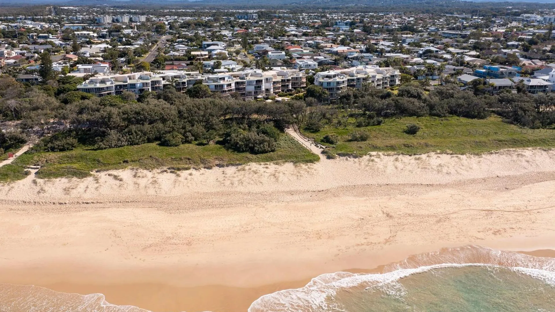 Apartment Surfside At Buddina With Direct Beach Access