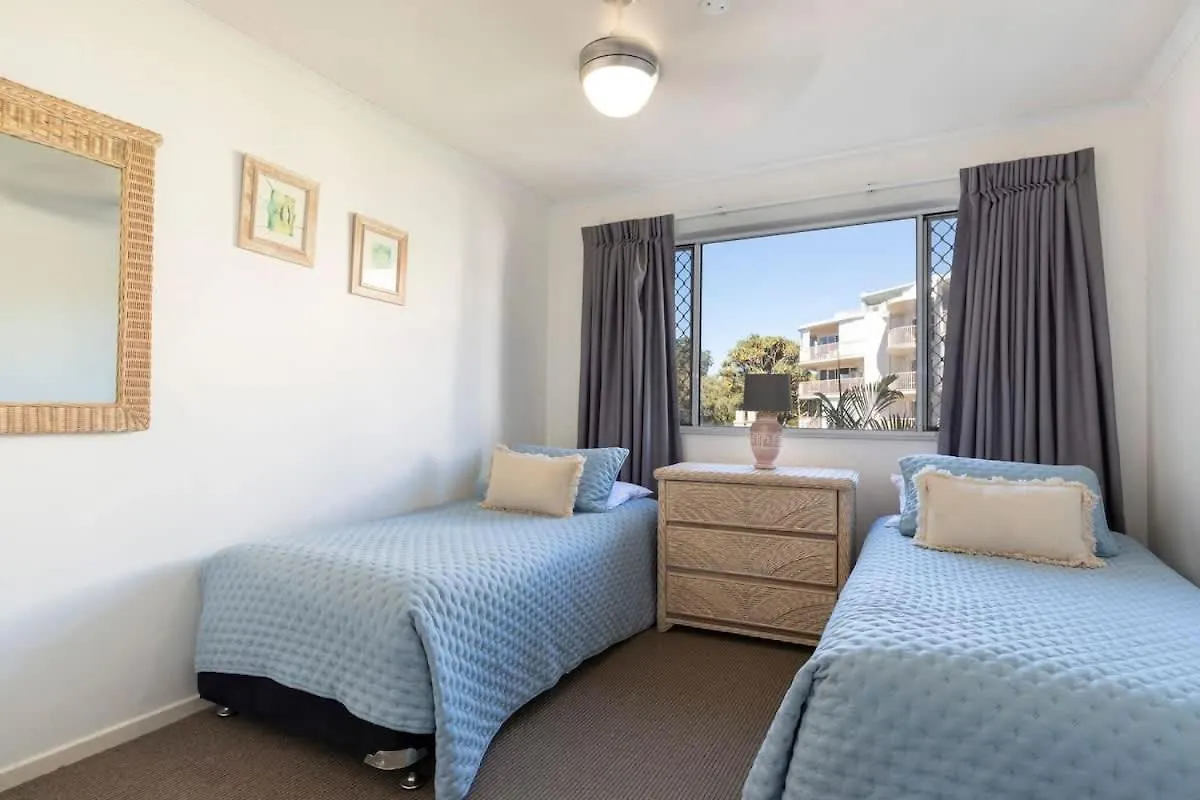 Apartment Surfside At Buddina With Direct Beach Access