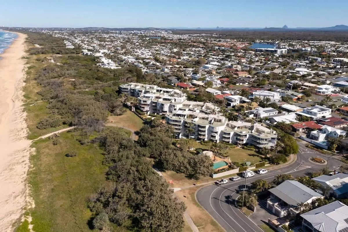 Surfside At Buddina With Direct Beach Access Apartment