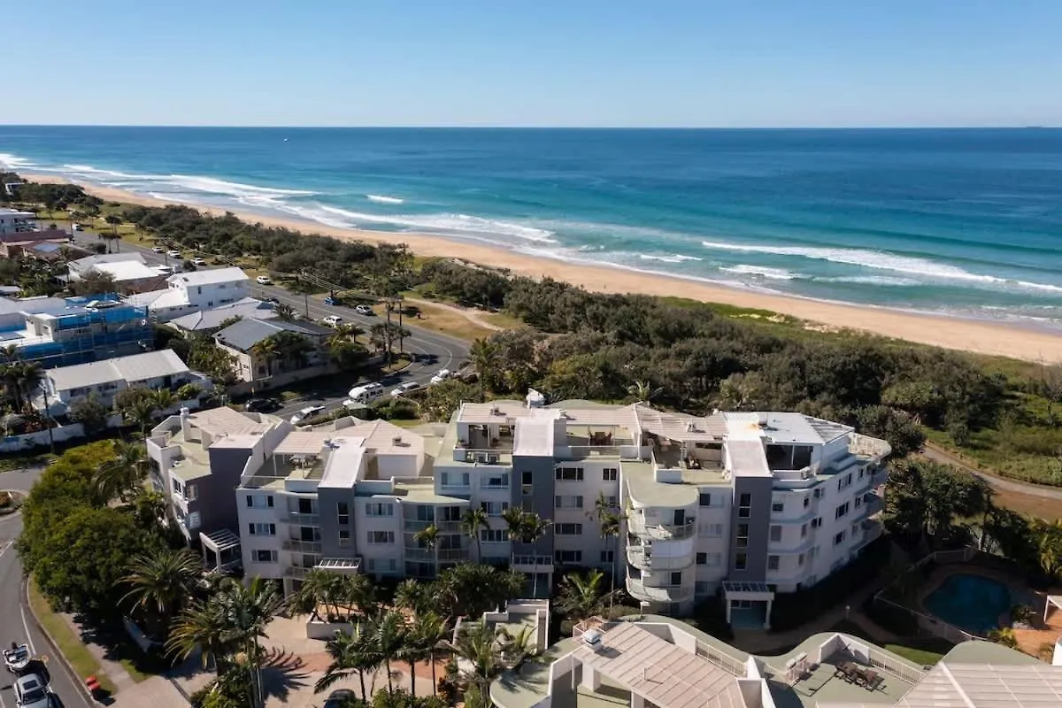 Surfside At Buddina With Direct Beach Access Apartment